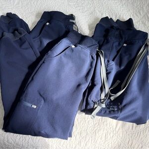 3 pairs of Fig Zamora joggers small petite